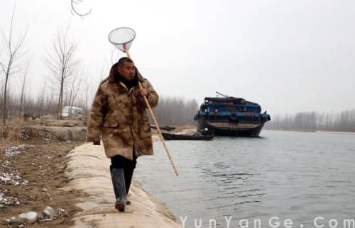 王大亮：运河汉子信守承诺，义务守护运河13载。